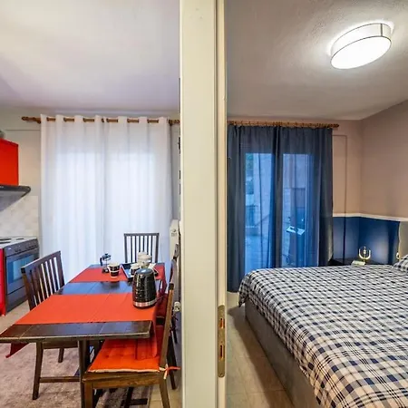 Hideaway For 2! * Kozani