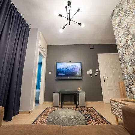 Apartment Hideaway For 2! *