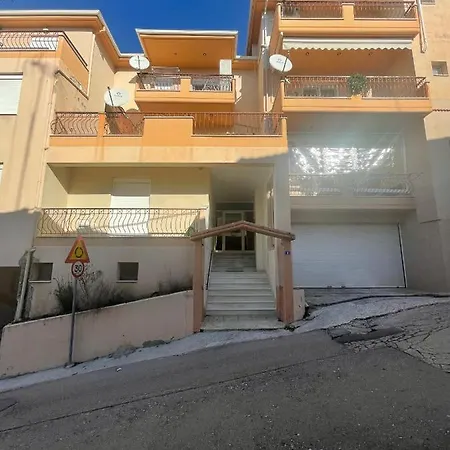 Apartment Hideaway For 2!
