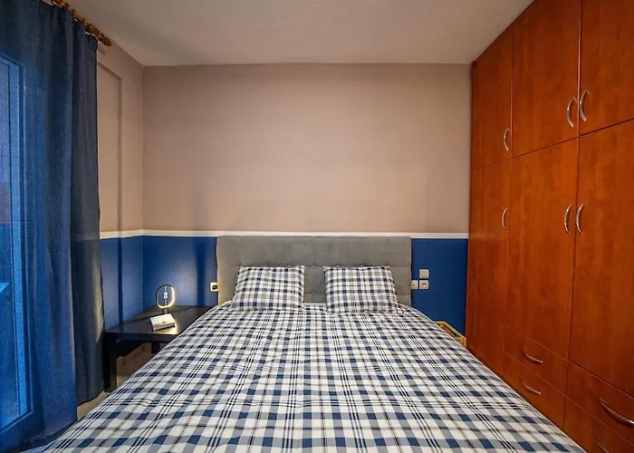 Hideaway For 2 By Filos Inc * Kozani