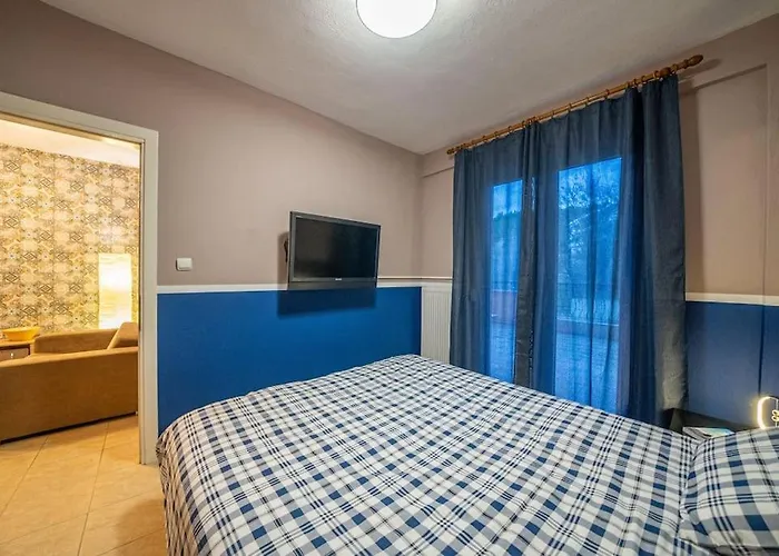 Hideaway For 2 By Filos Inc * Kozani